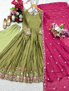 Última colección de vestidos de color verde de diseñador, telas de seda Rangoli pura con trabajo de secuencia de bordado pesado para mujer, ropa de boda - Product Image 5