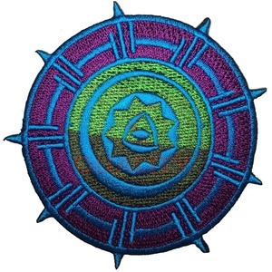 Vente en gros d'insignes brodés avec logo personnalisé nouveau design d'insignes en tissu thermocollant brodés à la main prix d'usine OEM disponible - Product Image 1