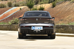 Changan Uni-V 1.5T 2.0T 2024, Autos Nuevos en Venta, Changan UNI-V IDD, Auto de Gasolina - Product Image 2