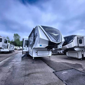 G-r-a-n-d D-e-s-i-g-n M-o-m-e-n-t-u-m 395MS Usado 2023 - Product Image 1