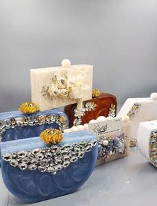 Embrayage en résine de luxe de qualité supérieure pour les fêtes de mariage en laiton poignée embrayage fabriqué par résine en bois fait à la main - Product Image 2