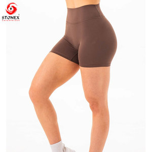 Shorts de yoga pour femmes, style tendance, taille haute, confortables, respirants, séchage rapide, vêtements de sport hip-hop, fabriqués au Pakistan - Product Image 5