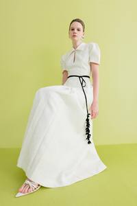 ชุดเดรสสำหรับผู้หญิงเดรสผ้าซาตินมีแขนพองผ่าหน้าแขนยาวพองพริ้วไหวเงาวาววาวผ้าซาตินผสมกับเวียดนาม - Product Image 2