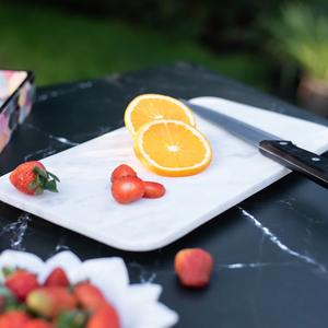 Tabla de cortar de mármol Crema para cortar en la cocina Bandeja de servicio elegante Diseño minimalista Perfecto para cocinar Hornear y regalar - Product Image 5