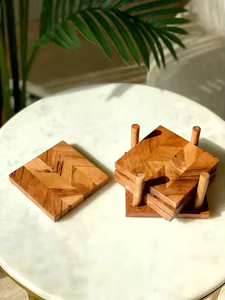 Ensemble de sous-verres en bois artisanal élégant et durable par l'artisanat du croissant - Product Image 2