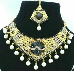 Conjunto de Joyas de Aleación con Cristales de Imitación y Flores Estilo Vintage para Mujer, Collar, Aretes y Tocado - Compromiso, Boda, Aniversario, Fiesta - Product Image 2