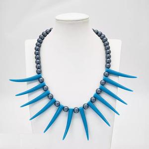 Collar de cuentas de resina con forma de cuerno, joyería llamativa de estilo bohemio hecha a mano con cuentas gruesas para moda de mujer y Ropa Étnica - Product Image 5