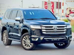 Toyota Land Cruiser 2017 GXR V6 Facelift a 2025 LC300 Full Option, título muy limpio - Product Image 2