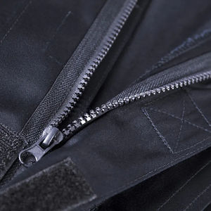 Ensemble d'uniformes de sécurité en gros 2026 |   Uniforme à manches longues noir avec impression numérique |   Fabricant de vêtements OEM - Product Image 5