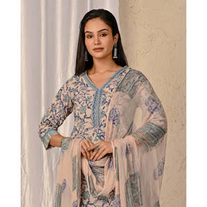 Ensemble Kurta et pantalon en mousseline de coton imprimé Jaal Block Print pour usage quotidien - Product Image 1