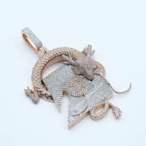 Pendentif Hip Hop en or rose 14 carats éblouissant pour homme de laboratoire cultivé avec une coupe brillante et une clarté VVS pour toute occasion - Product Image 2