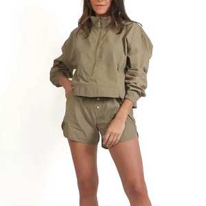 Ensemble short coupe-vent hivernal durable à capuche, construction légère au toucher doux, coupe-vent et respirant - Product Image 1