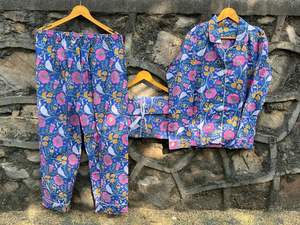 Ensemble pyjama en coton imprimé de blocs floraux pour femmes vêtements de nuit de luxe comprenant une chemise et un pantalon pour les fêtes de mariage ou les vêtements de nuit - Product Image 6