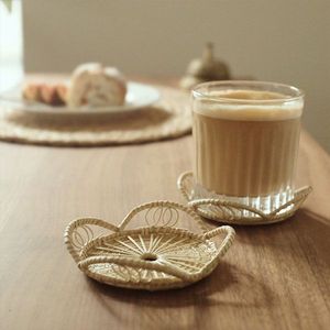 Plateau en rotin de bambou fait main plateau en rotin avec poignée tissé à la main rond haut mur plateaux de séparation des aliments multi-usages - Product Image 1