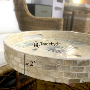 Bandeja decorativa con incrustaciones de fregona de Tradebyd Bandeja de servicio hecha a mano Premium para comedor y exhibición - Product Image 4