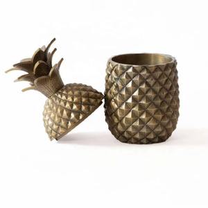 Vase à fleurs de conception d'ananas exquis Pot décoratif fait à la main artistique idéal pour les cadeaux et la décoration de la maison - Product Image 4