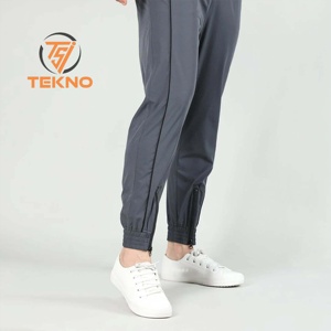 Pantalons de survêtement évasés délavés à l'acide pour hommes pantalons de survêtement évasés à pile impression graphique pantalons de survêtement à bord brut délavés au soleil vente en gros - Product Image 5