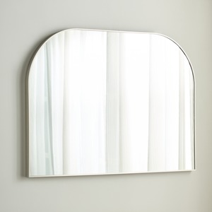 Miroir mural luxueux en métal de haute qualité, parfait pour le salon, les chambres et les espaces design avec un style contemporain chic - Product Image 1