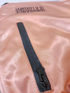 กางเกงขาสั้นผ้าซาตินสำหรับมวยไทยกางเกงขาสั้นมวยไทยแบบเรียบออกแบบโลโก้ได้ตามต้องการ - Product Image 5