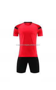 Ensemble d'entraînement de football personnalisable à manches courtes avec logo frontal, nouvelle tenue de football en gros - Product Image 3