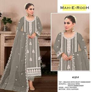 Lourd fausse Georgette pakistanaise Salwar Kameez avec broderie séquence travail mariée Salwar Kameez à prix abordable - Product Image 6