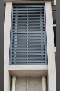 Store vertical en alliage d'aluminium, écologique, durable, design moderne, fonctionnement manuel, forme rectangulaire, surface peinte, 5 ans et plus - Product Image 3