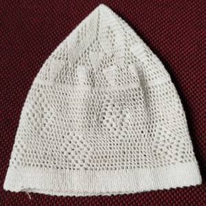 หมวกคลุมผมสำหรับละหมาดผู้ชายแบบถักมือ ปรับขนาดได้ ยอดขายดีที่สุด ผลิตจากผ้าฝ้ายพรีเมียม 100% ให้สัมผัสนุ่มสบายทั้งหมด - Product Image 6