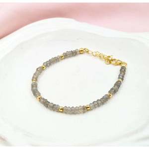 Bracelet élégant en cristal de labradorite plaqué or 18 carats, accessoire de mode - Product Image 5