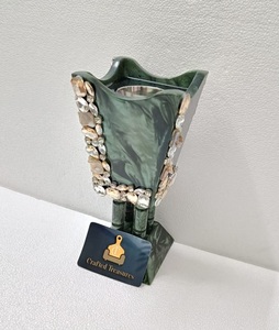 Porte-brûleur d'encens en cristal de luxe pour la décoration intérieure Brûleur d'encens Mubakhar Bakhoor en résine avec motif embelli ou strass - Product Image 2
