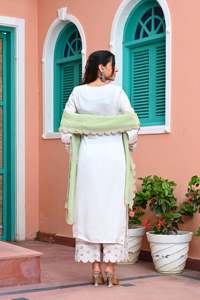 Nuevo Lanzamiento: Hermoso Conjunto de 3 Piezas con Kurti y Pantalón de Muselina Premium con Dupatta y Bordado, Conjunto de Kurta de Muselina de Diseño - Product Image 6