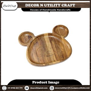 Assiettes à pizza multifonctionnelles de forme irrégulière en bois d'acacia naturel fait main, design contemporain et respectueux de l'environnement, en vente au meilleur prix - Product Image 3