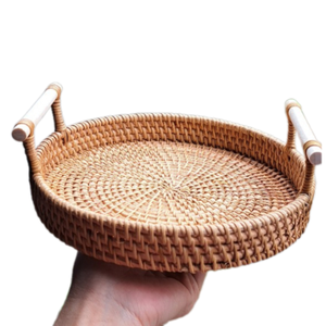 Bandeja de servicio personalizable de alta calidad, cesta decorativa de mimbre tejida a mano con asas, estilo Flor de ratán, hecha en Vietnam - Product Image 3
