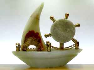 Horloge à Voile en Onyx Faite à la Main, Décoration Nautique, Horloge Bateau en Onyx Poli, Design Vintage, Cadeau Unique - Product Image 2