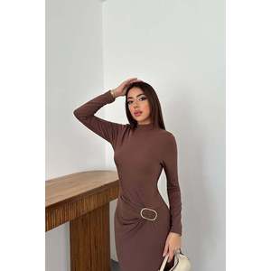 Robe marron avec ceinture à boucle - Marron - Product Image 4