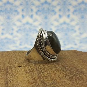 Belle bague en pierres précieuses Labradorite en argent sterling 925 faite à la main bague en Labradorite naturelle de forme ovale cadeau pour elle - Product Image 3