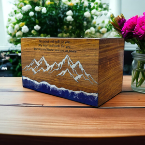 Urne funéraire en bois faite à la main Montagne et citation commémorative Personnaliser Message Adulte Cendres Urne en bois - Product Image 4
