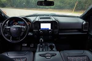 FORD F-150 HARLEY DAVIDSON Edition 4x4 2020 d'occasion en parfait état, 10 100 miles, V8 suralimenté de 5,0 litres, 4 roues motrices, faible kilométrage - Product Image 6