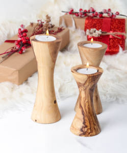 Elegante juego de 3 portavelas de madera de olivo hechos a mano. - Product Image 5