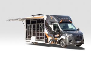 Camionnette mobile blanche pour la livraison d'aliments surgelés, idéale pour la restauration de rue et les cuisines mobiles - Product Image 2