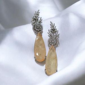 Boucles d'oreilles ton argent à la mode avec Zircon Spark boucles d'oreilles fantaisie femmes boucles d'oreilles pour fête porter des accessoires de mode pour les femmes - Product Image 1