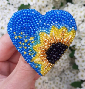 Broche tendance faite à la main avec broderie perlée pour femmes, perles délicates pour mariage et enfants - Product Image 3