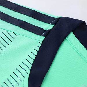 Uniforme de football de haute qualité hommes vêtements de football nouveau Design maillot d'entraînement de l'équipe de football avec pantalon d'entraînement 3/4 - Product Image 3