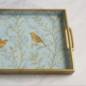 Elegante bandeja de servicio de madera con diseño de estampado de pájaros exóticos - Product Image 1