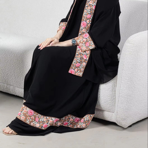 ชุดเดรสอาบายาลูกไม้ลายดอกไม้สไตล์ดูไบออกแบบได้ตามต้องการเป็นมิตรกับสิ่งแวดล้อมชุดเดรสสไตล์มุสลิมปักลูกไม้สวยงาม - Product Image 1