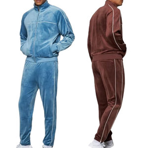 Conjunto de Sudadera con capucha estampada para hombre con diseños elegantes para deportes casuales y comodidad de viaje - Product Image 4