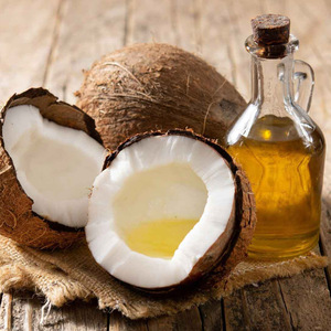 Huile de noix de coco brute d'usine vietnamienne de confiance pour la fabrication de savon huile de coco de haute qualité à bas prix - Product Image 1