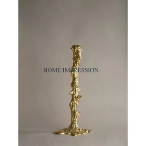 Bougeoirs de décoration de dessus de table faits à la main en aluminium classique bougeoirs de décoration de maison et de chambre à coucher de la meilleure qualité - Product Image 2