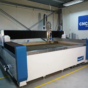 Ileri teknoloji yüksek hassasiyetli HPC-2015 CNC su jeti taş kesme makinası 2400x2900x4000mm