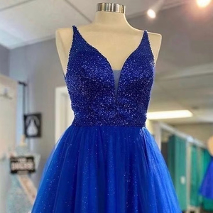 Robe de cocktail élégante sans manches Silhouette étincelante naturelle Modeste Découpe Detailing Floor-Length Plus Size Prom Evening Gown - Product Image 1