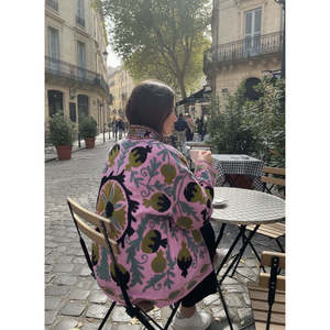 Veste en coton Suzani rose orchidée Bagh-e-Anar brodée à la main avec des motifs olive et ardoise, idéale pour la saison printanière - Product Image 5